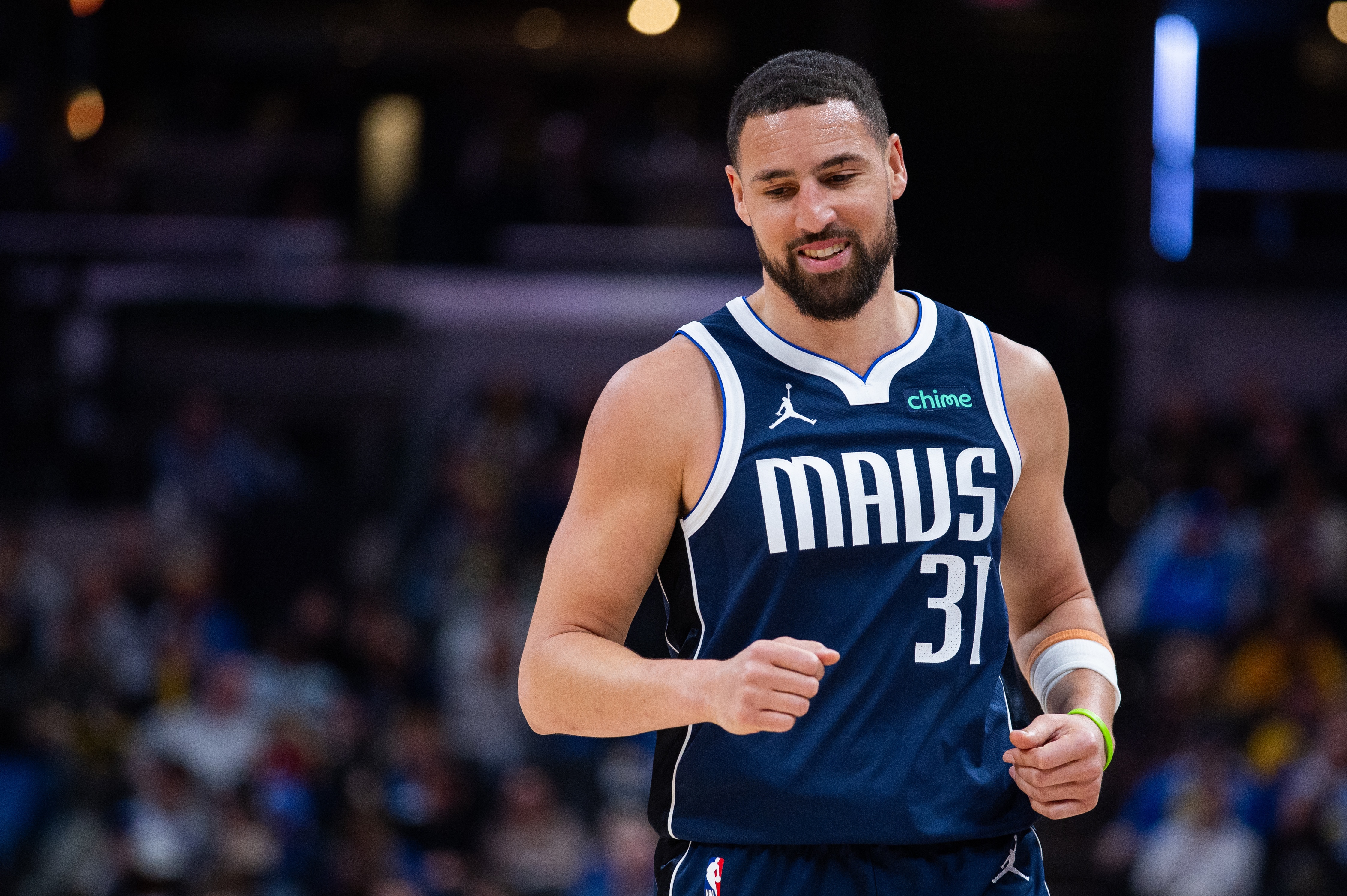 pg电子官网-尽力局！克莱三分11中5空砍全队最高19分 下半场8中5独得14分